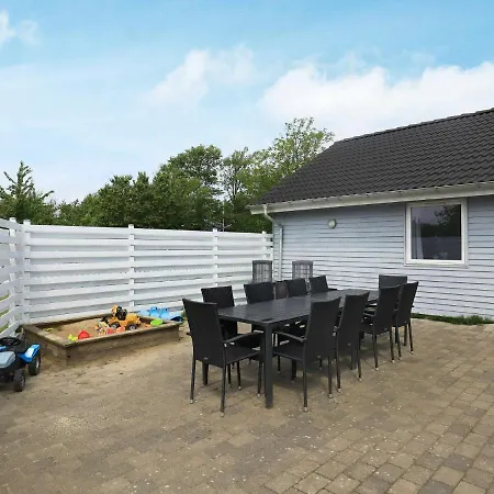 Six-bedroom Holiday In Vinderup